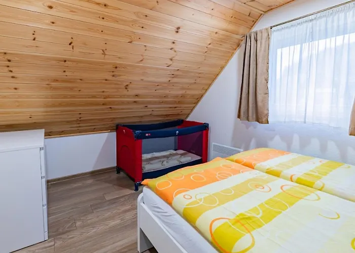 Vilka Cibulka A Cesnacik Nyaraló Izsépfalu